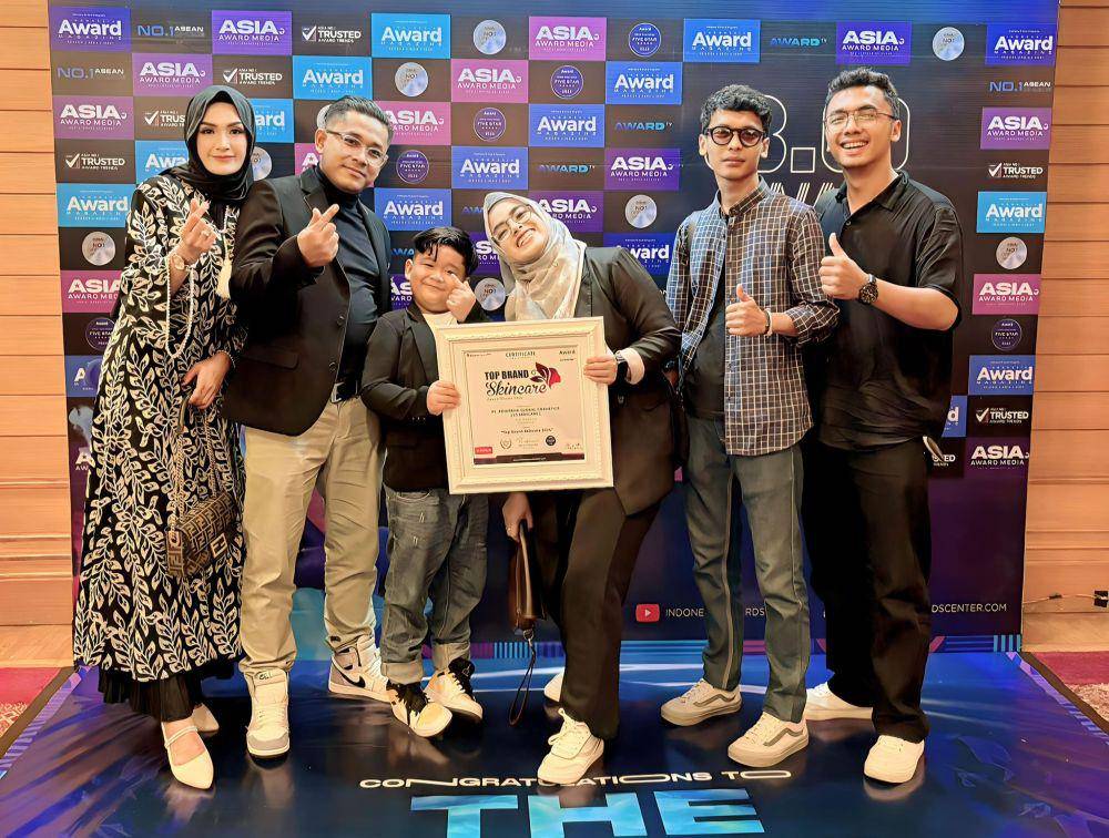 Istimewa/ owner LS Skincare bersama tim