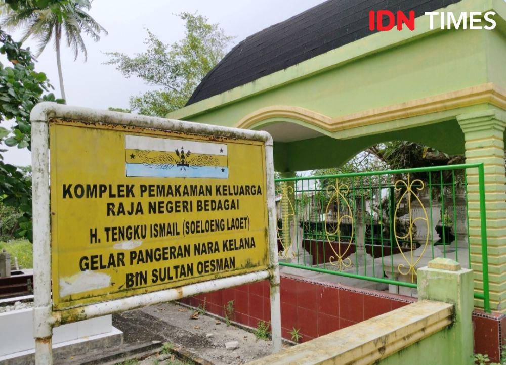 Komplek pemakaman keluarga Raja Negeri Bedagai beserta para panglimanya, kerap menjadi kunjungan religi peziarah (IDN Times/Eko Agus Herianto)