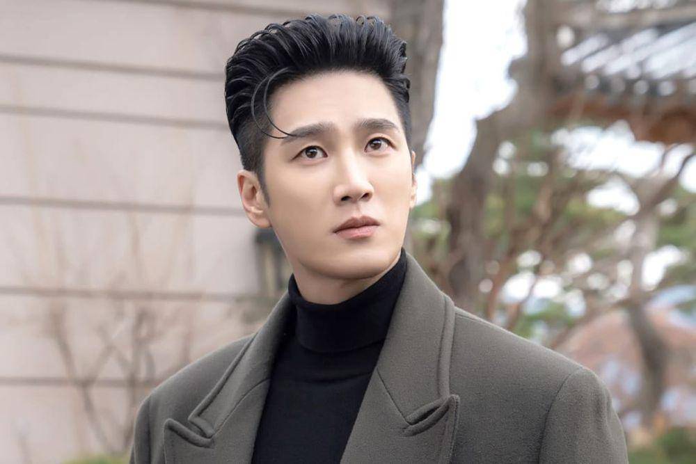 still cut drama Flex X Cop (instagram.com/sbsdrama.official)