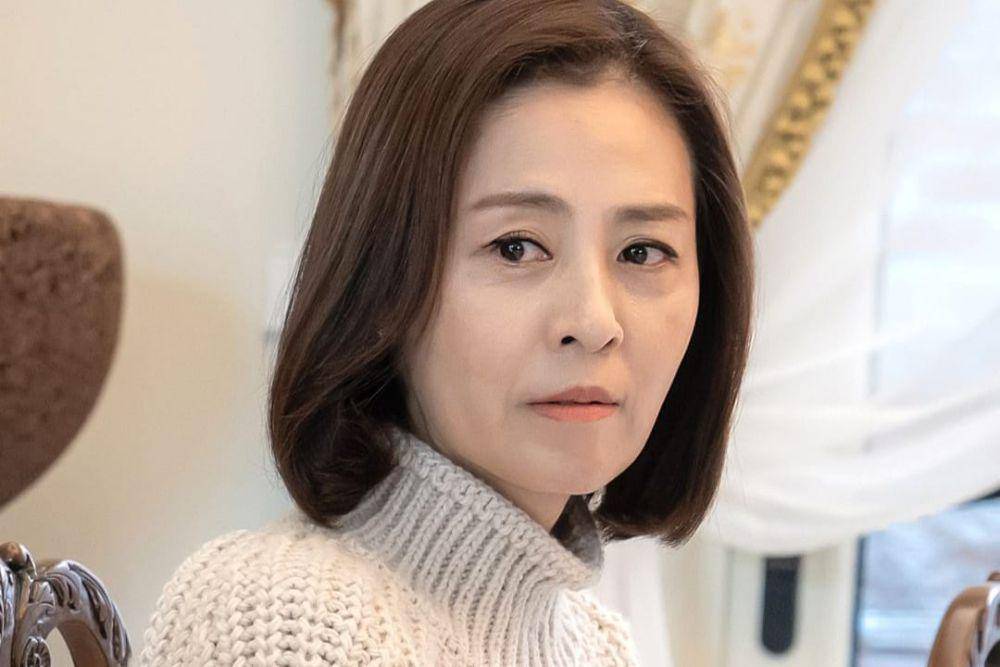 still cut drama Flex X Cop (instagram.com/sbsdrama.official)