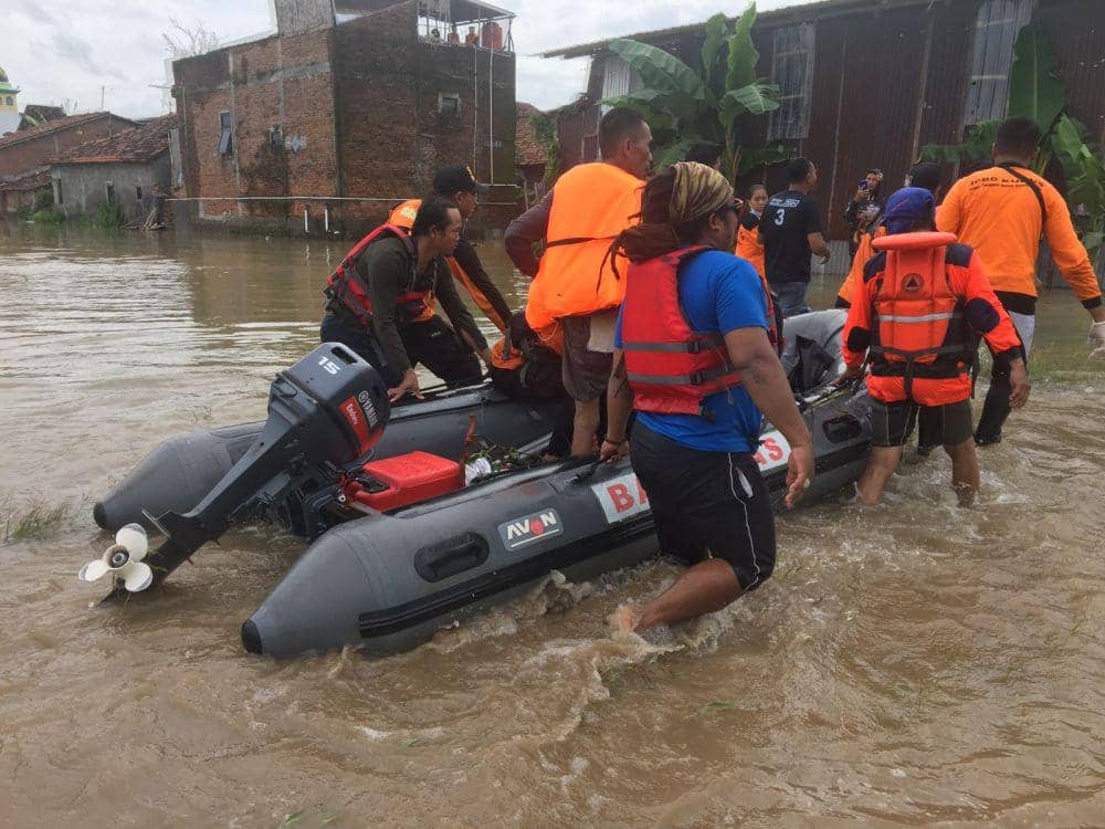 Tim SAR gabungan berhasil mengevakuasi jenazah Ade Viona dari aliran sungai dekat Desa Temulus Kecamatan Meojobo Kabupaten Kudus. (IDN Times/Dok Humas Basarnas Semarang)