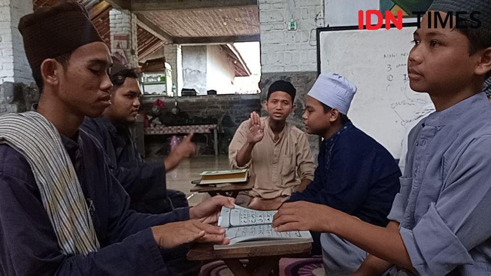 Melihat Tadarus 'Sunyi' Teman Tuli di Rumah Tuli Jatiwangi Majalengka