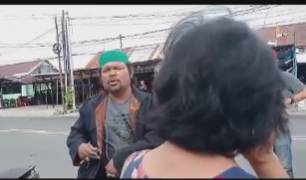 Tangkapan layar video viral anggota Pemuda Pancasila Makassar mengintimidasi pemilik ruko di sekitar Pasar Senggol, Jalan Opu Daeng Risadju/Istimewa