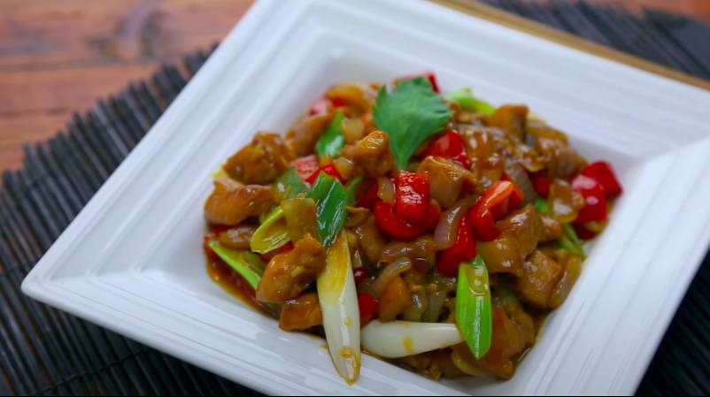 ayam kungpao (YouTube.com/Delish Tube ID)