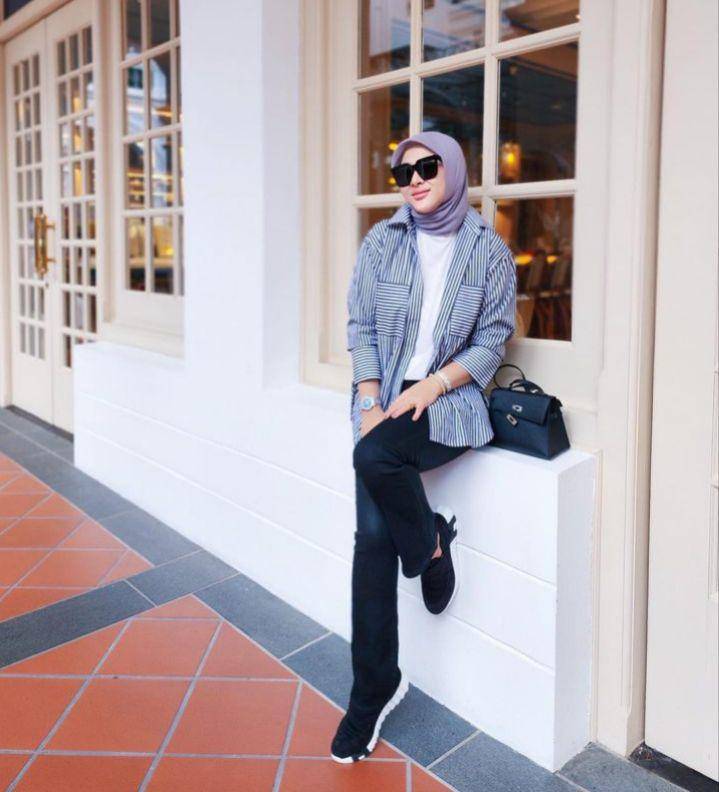Gaya hitam putih Syahrini (Instagram.com/princessyahrini)
