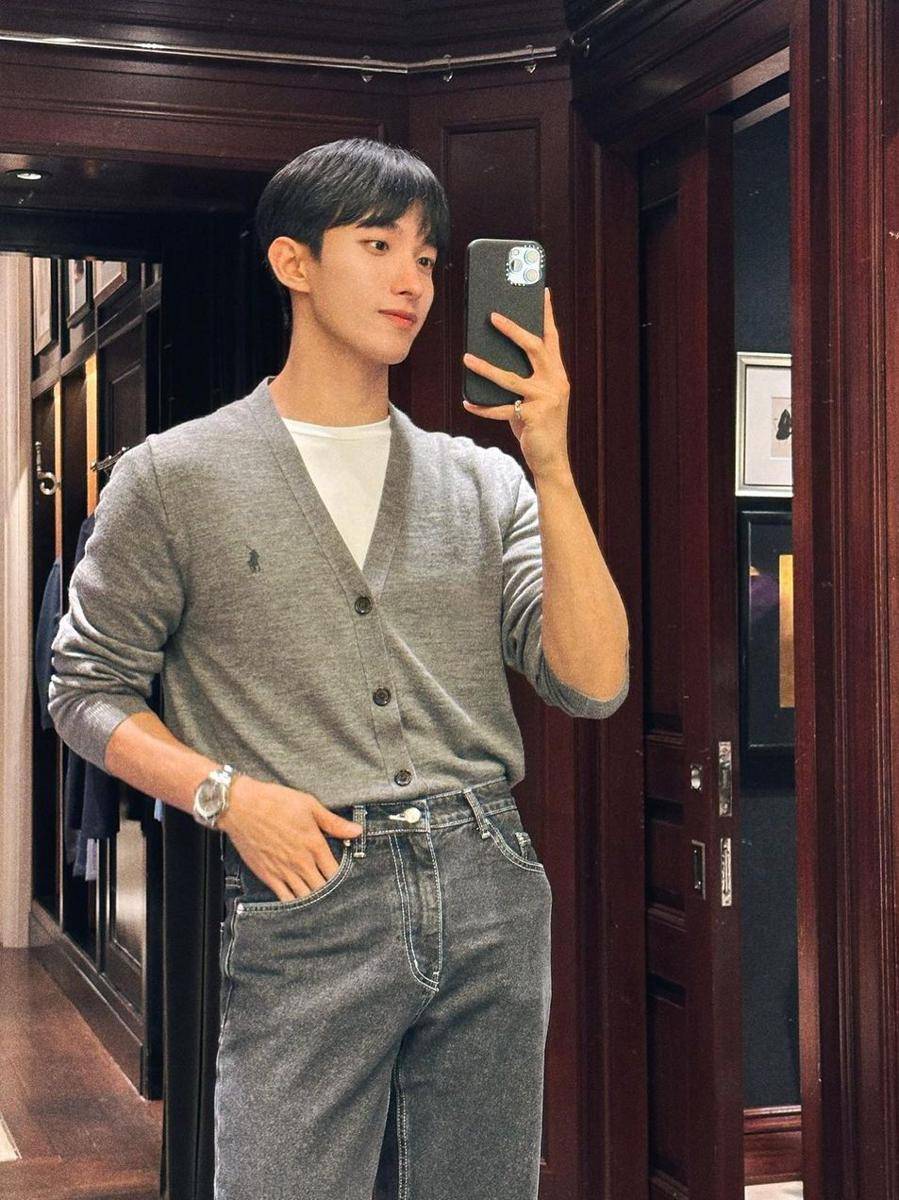 potret DK Seventeen (instagram.com/dk_is_dokyeom)