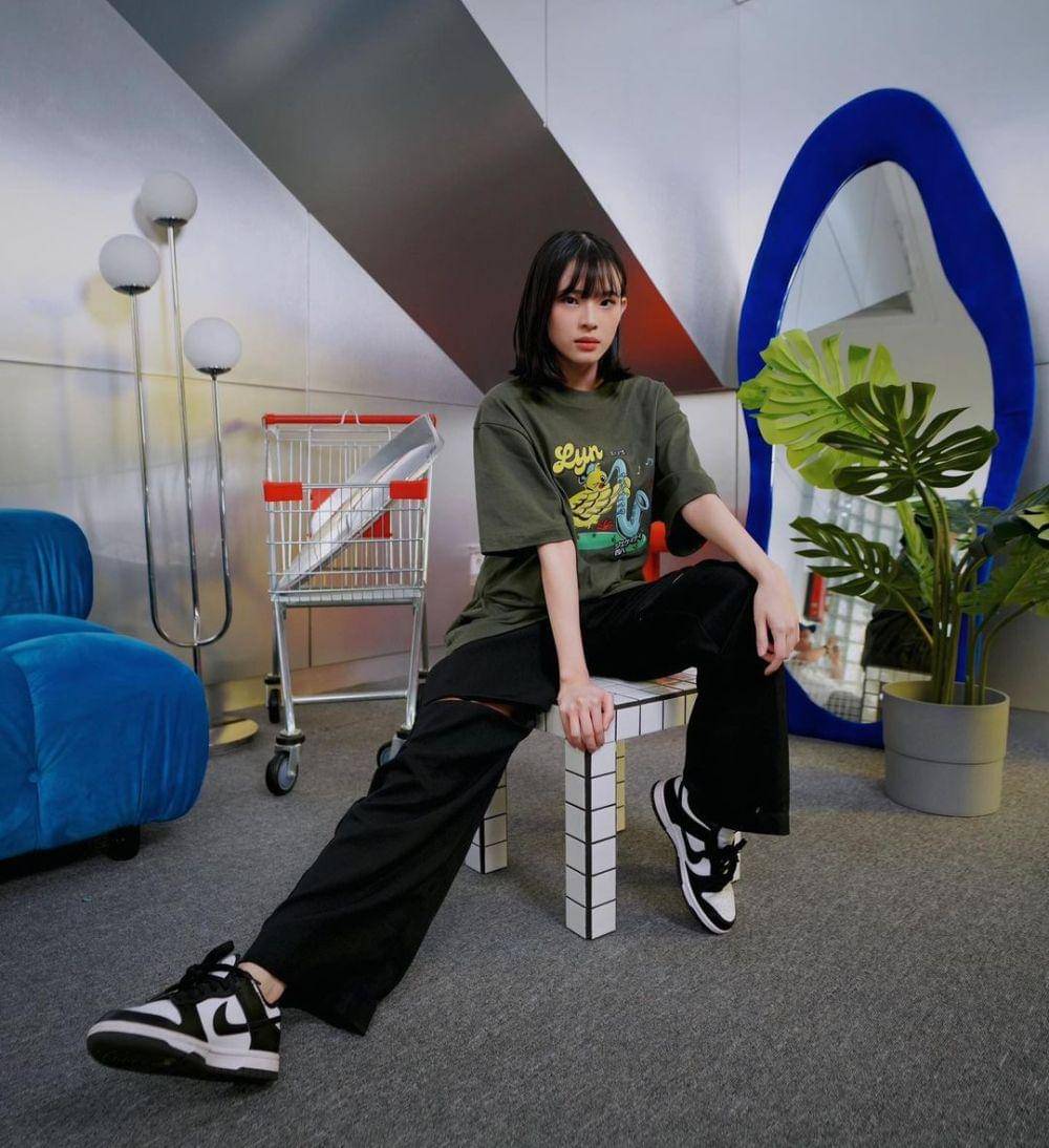 long pants ala Jesslyn JKT48 (instagram.com/jkt48.lyn.s)