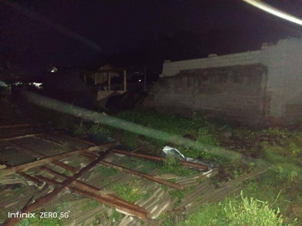 Belasan Rumah di Lotim Rusak Akibat Hujan Deras dan Angin Kencang