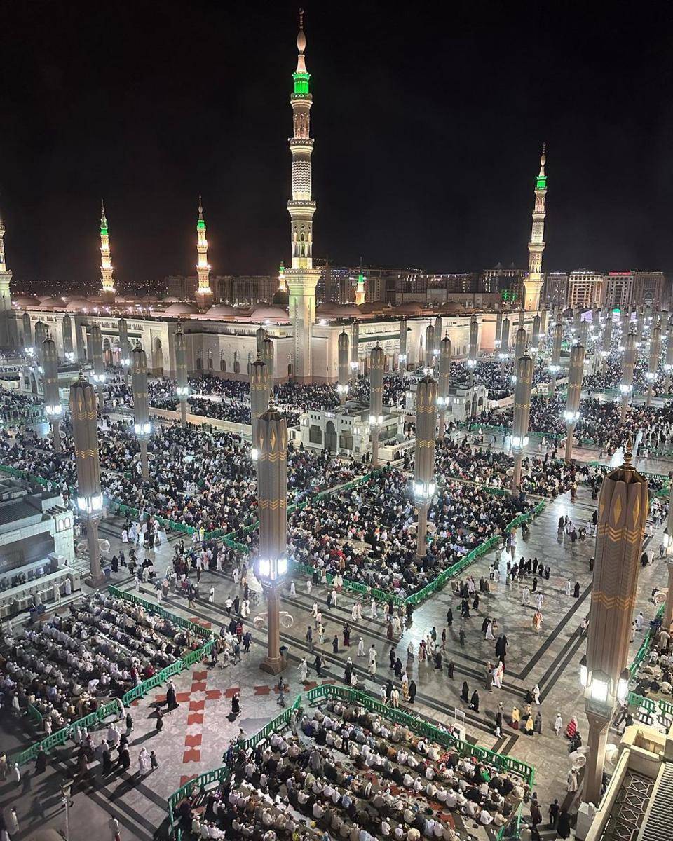potret Anwar Hadid umrah (instagram.com/anwarhadid)