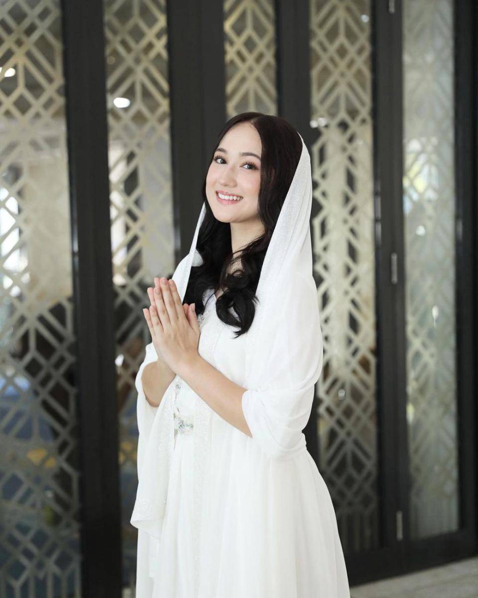 potret Laura Moane pacar Al Ghazali saat berhijab (instagram.com/its_lauramoane2)
