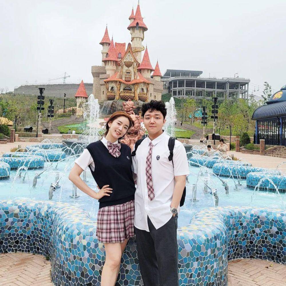 momen mesra aktris Bae Seul Gi dan suami (instagram.com/bebe_sl)