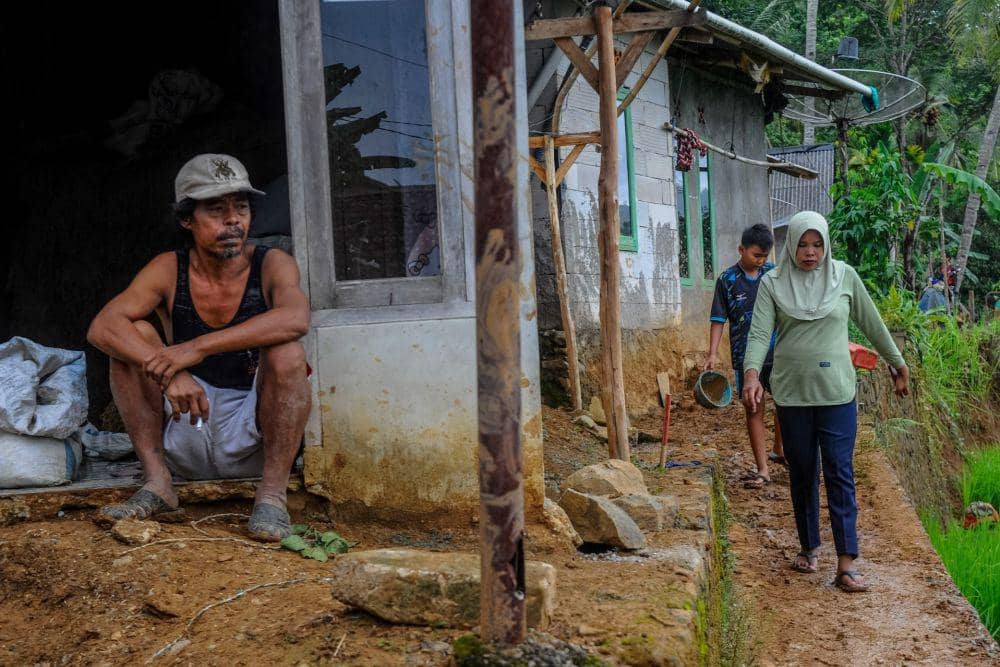 Korban longsor di Lebak di awal Maret 2024 (ANTARA FOTO/Muhammad Bagus Khoirunas)