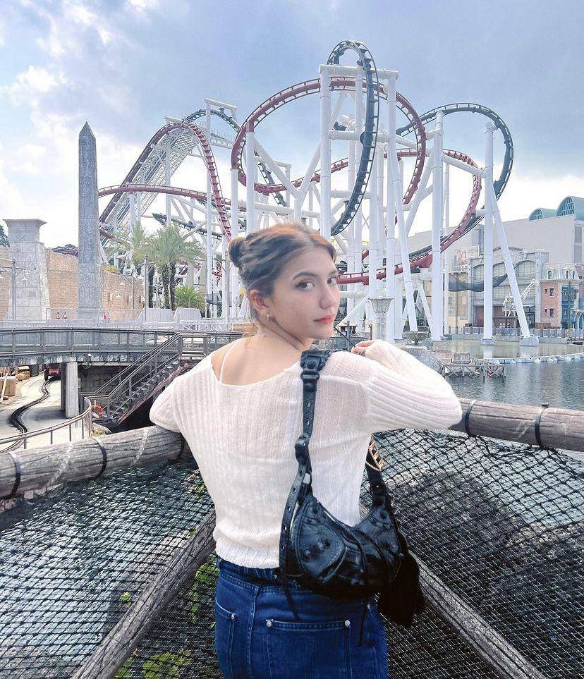 potret Cassandra Lee di Universal Studio Singapura (instagram.com/cassandraslee)