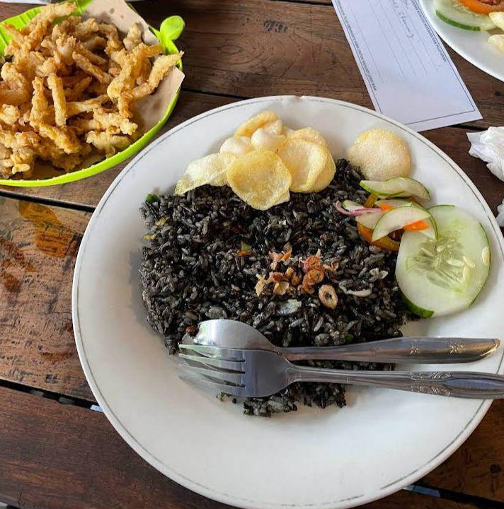 Nasi goreng cumi Burjo Borneo (google.com/maps/Fahmi Ali)