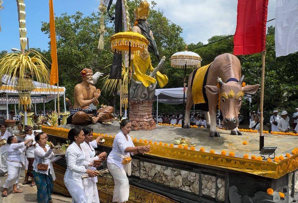 Patung Tonggak Sejarah Pura Dalem Pengembak, Sanur (Dok.IDN Times/istimewa)