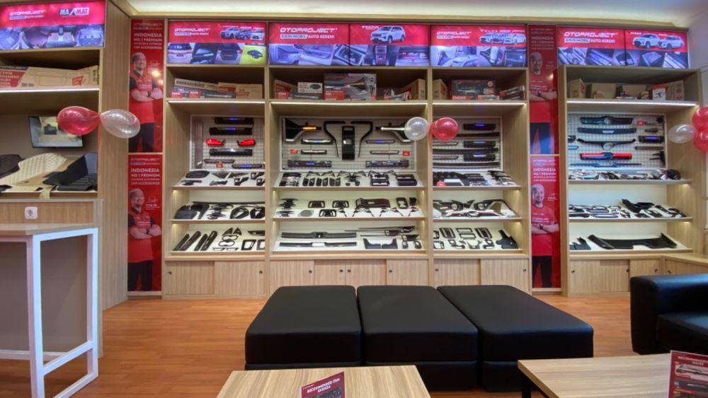 Ada area display aksesoris (Otoproject)