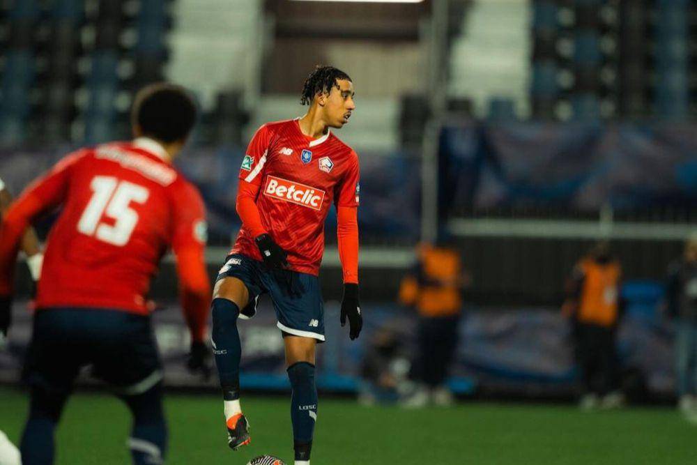 Leny Yoro menjadi sorotan bersama LOSC Lille pada 2023/2024. (instagram.com/lenyyoro)