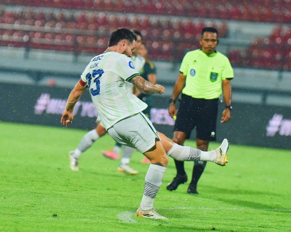 Marc Klok Butuh Dua Pekan Istirahat Usai Fisioterapi di Singapura
