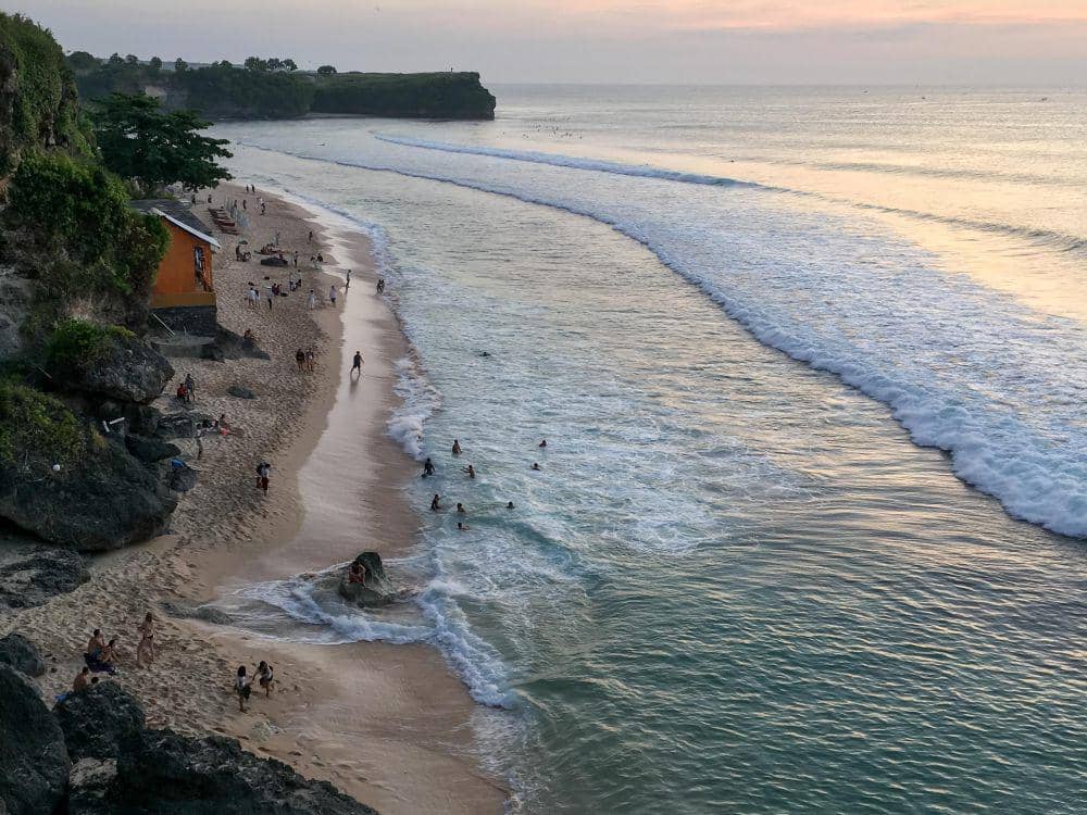 Pemandangan salah satu pantai di Bali yang bisa untuk liburan saat bulan puasa (Dok.Pribadi/Natalia Indah)