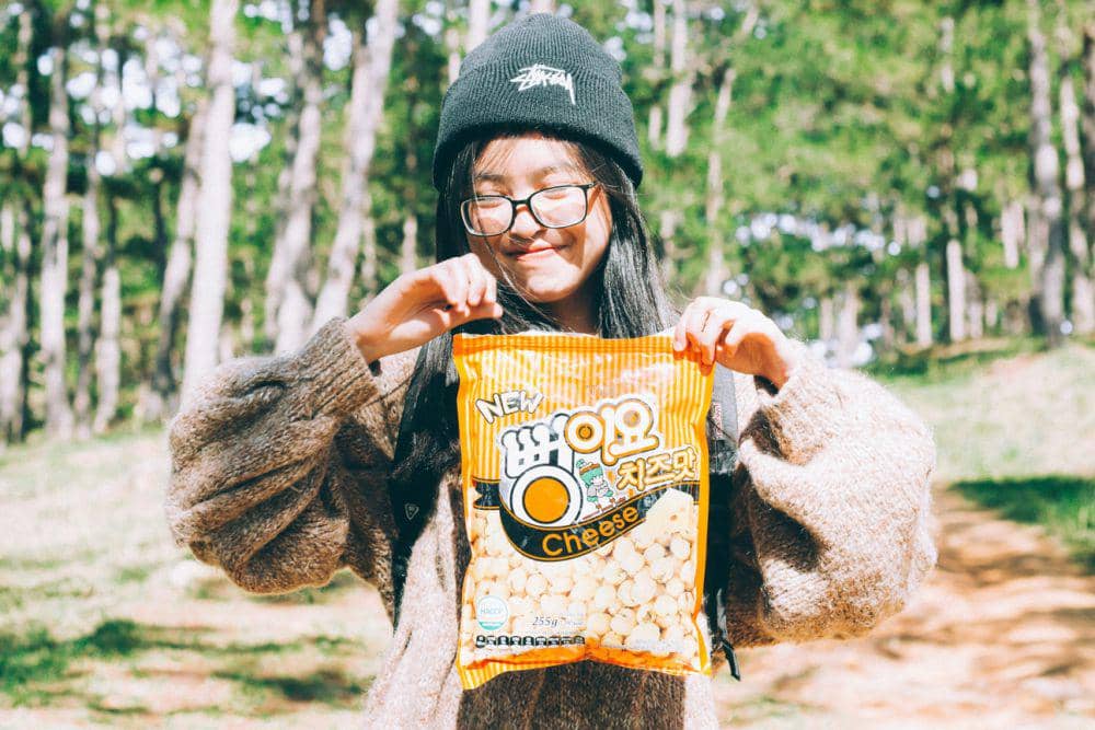 Ilustrasi membawa snack saat traveling (Pexels.com/Loc Dang)