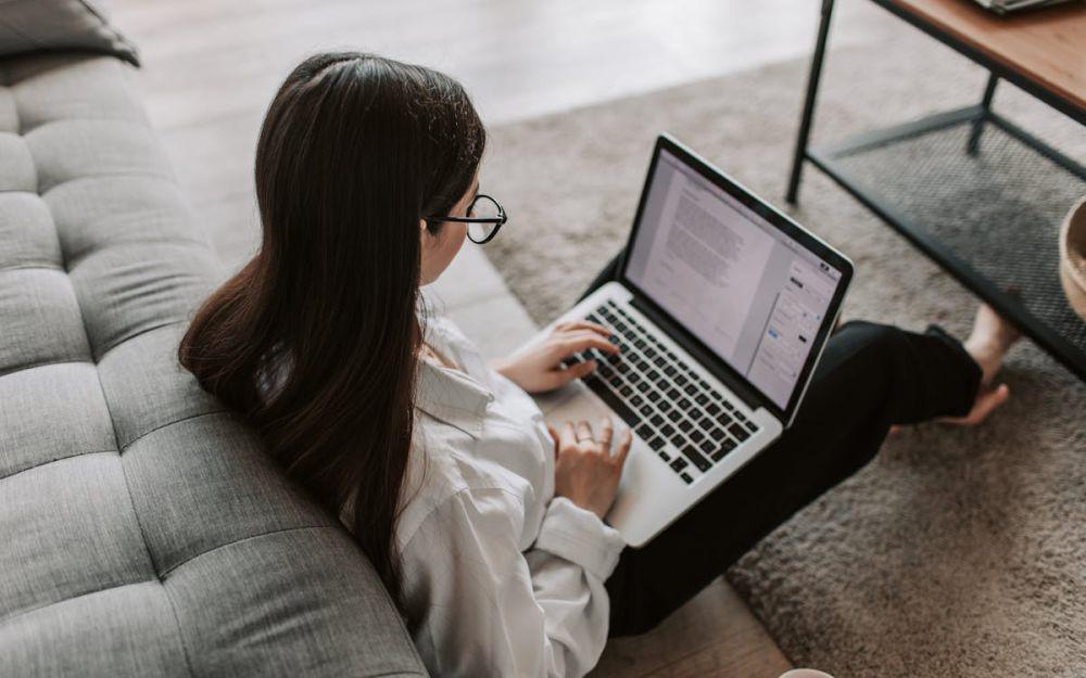 6 Cara Bikin CV Online yang Buat HRD Terpikat, Auto Lolos!
