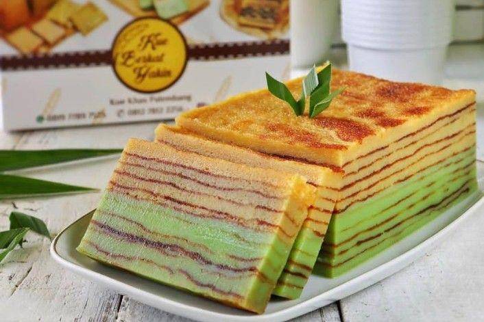 Kue delapan jam, kue basah khas Palembang (IDN Times/Dok. Foods.id)