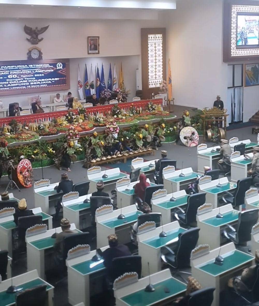 Hari Jadi Provinsi Lampung Ke-60 di Ruang Sidang DPRD Provinsi Lampung, Senin (18/03/2024) (instagram/smpfransiskus.tjk)