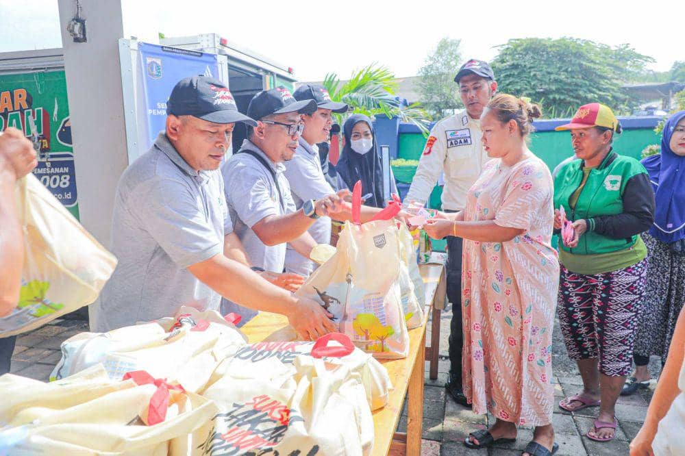 Pj. Gubernur Heru Apresiasi 50 Mitra Lintas Sektor Dukung Program Sembako Murah di Jakarta. (dok. Humas Pemprov DKI Jakarta)