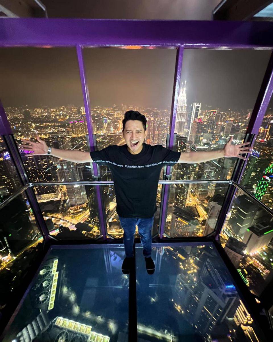 potret Chand Kelvin di KL Tower (instagram.com/chand_kelvin)