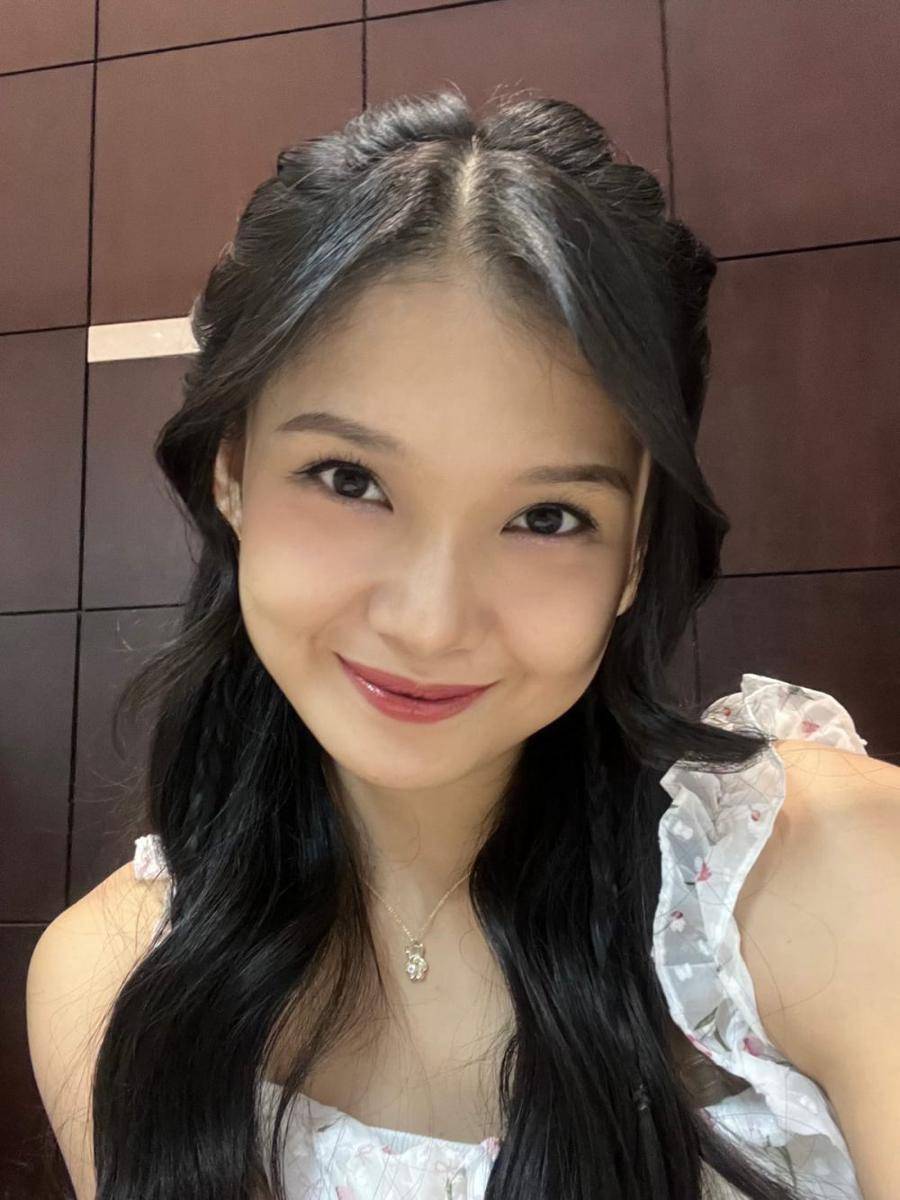 Indah JKT48 (x.com/c_indahjkt48)