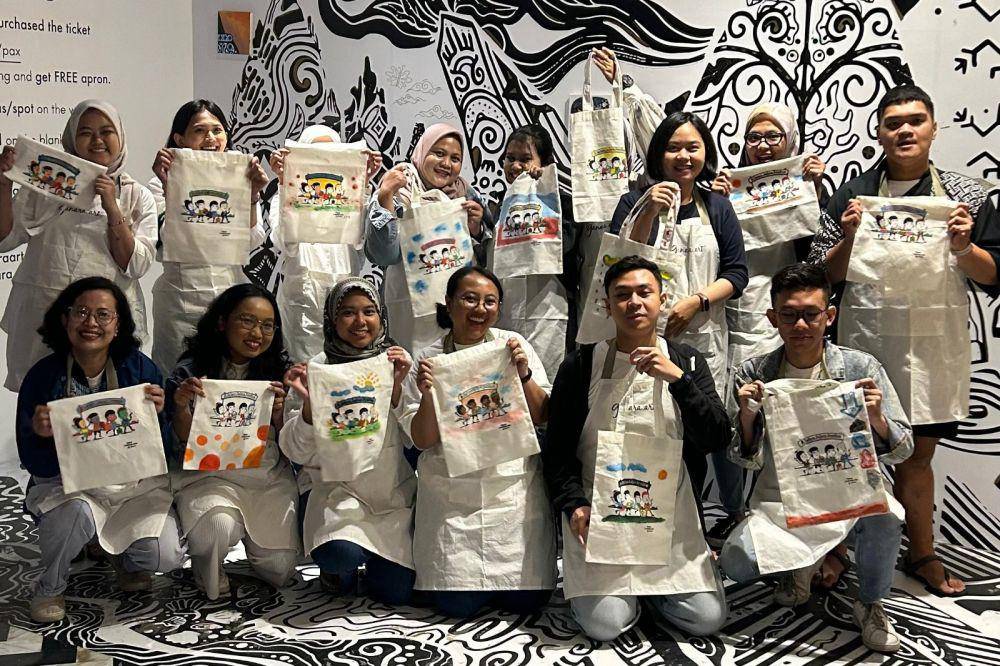 Workshop Acrylic Painting di Ganara Art dalam Program Jalan Jajan Jenius pada Sabtu (16/3/2024) (dok. Jenius)