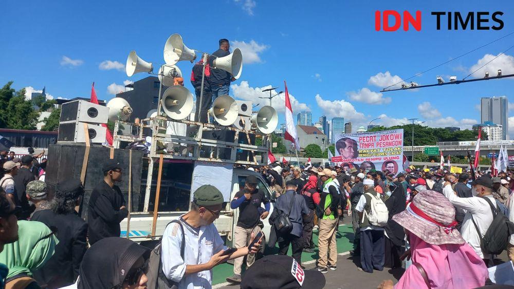 Demo Depan DPR Sempat Ricuh, Masinton hingga Adian Turun Temui Massa