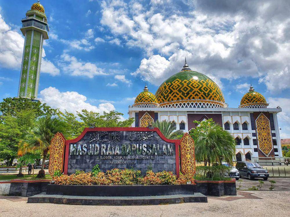 Masjid Raya Darussalam (instagram.com/jhony512)