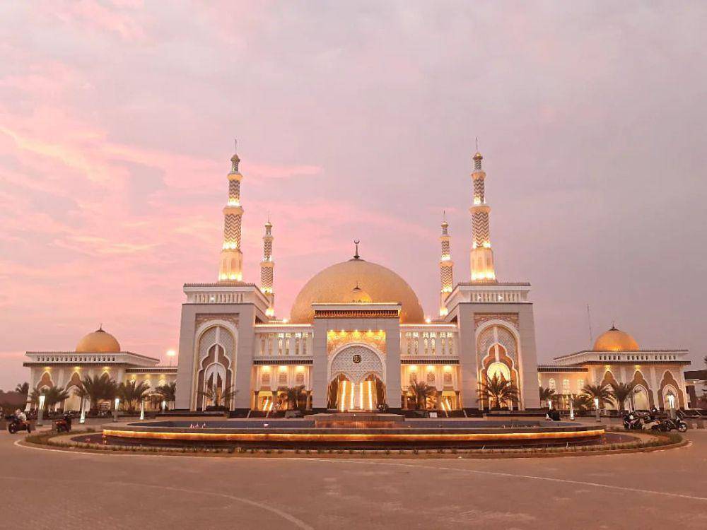 Masjid Agung Al-Falah Mempawah (instagram.com/fitrihajarwanti)