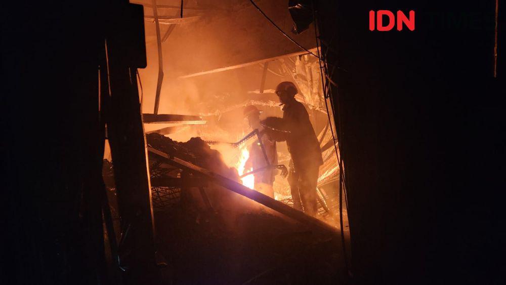 Gudang Lazada dan SiCepat di Jakarta Barat Hangus Terbakar