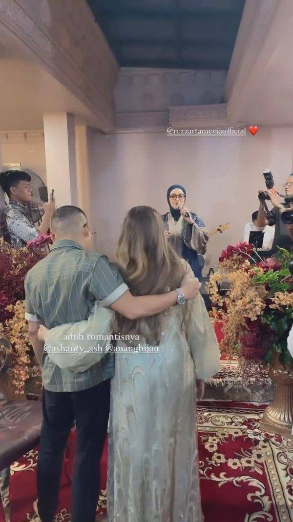 potret pesta ulang tahun ke-55 Anang Hermansyah (instagram.com/aurelie.hermansyah)