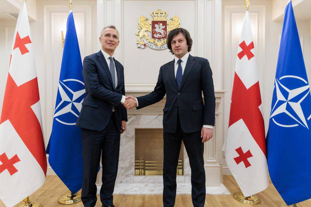 Sekretaris Jenderal NATO, Jens Stoltenberg dan Perdana Menteri Georgia, Irakli Kobakhidze di Tbilisi, pada Senin (18/3/2024). (twitter.com/jensstoltenberg)