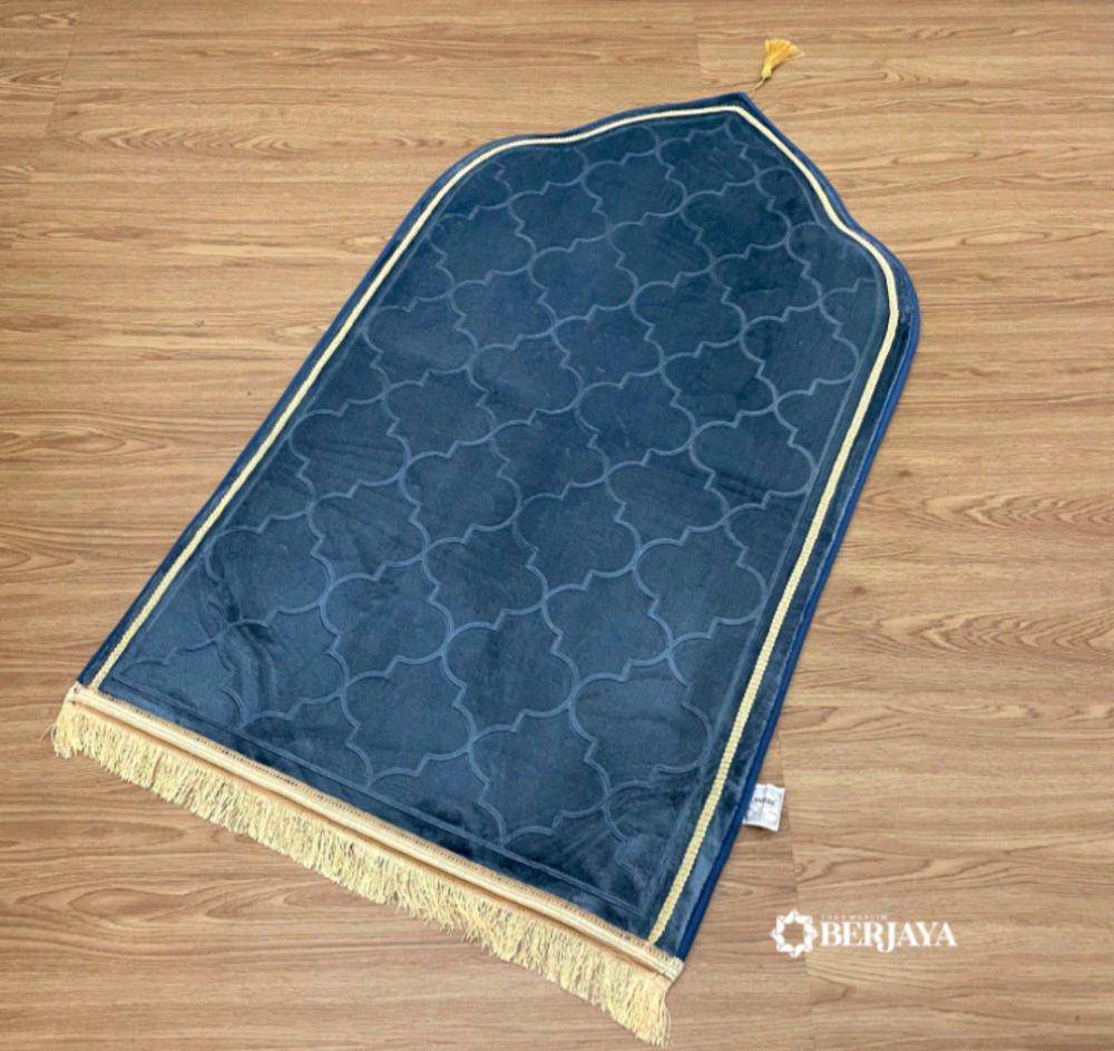 Ilustrasi sajadah turki (shopee.com/Berjaya Toko Muslim)