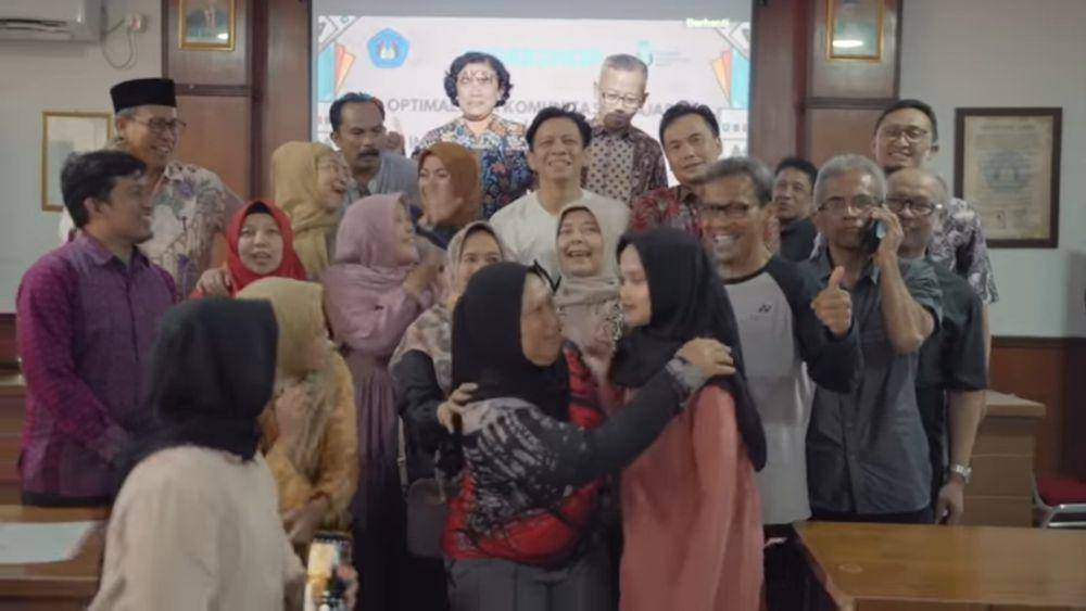 potret Reuni Ariel dengan teman SMA (dok.youtube.com/ArielNoahChannel)