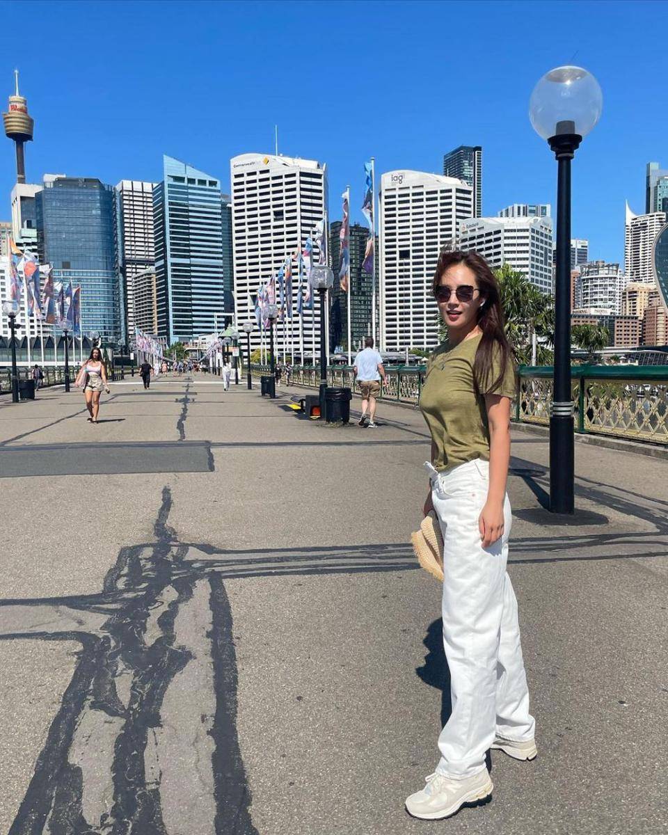Yuri SNSD (instagram.com/yulyulk)