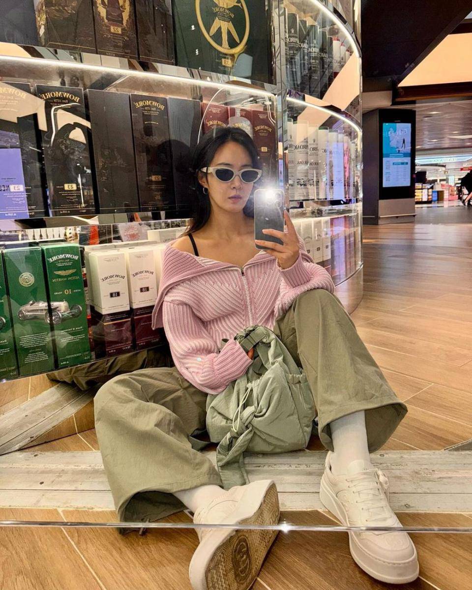 Yuri SNSD (instagram.com/yulyulk)