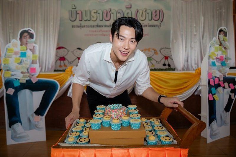 7 Potret Perayaan Ultah Mark Prin bersama Fans, Buat Kegiatan Sosial!