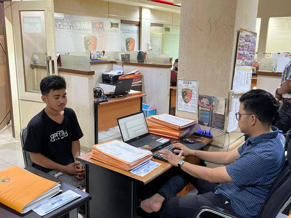Pengantar jenazah keroyok polisi di Makassar ditangkap polisi, Selasa (19/3/2024)/Istimewa