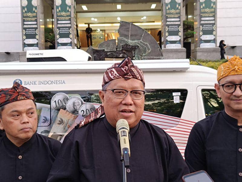 Kepala BI Jabar Muhammad Nur (tengah). IDN Times/Debbie Sutrisno