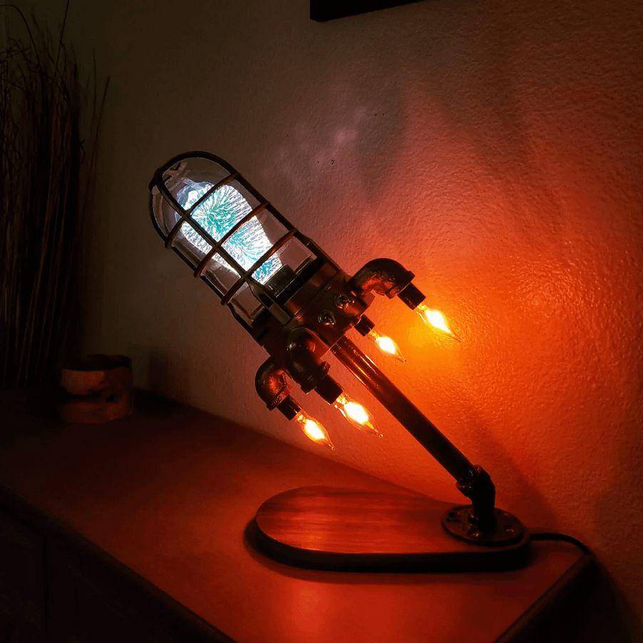 potret desain lampu meja yang bikin takjub (reddit.com/user/karmagheden)
