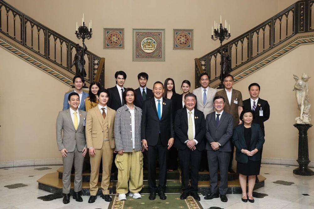 Mile dan Apo di The Government House of Thailand (Instagram.com/milephakphum)