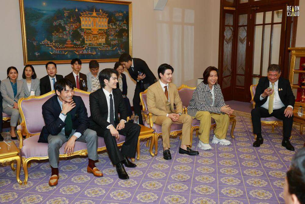 Mile dan Apo di The Government House of Thailand (Instagram.com/beoncloud.official)