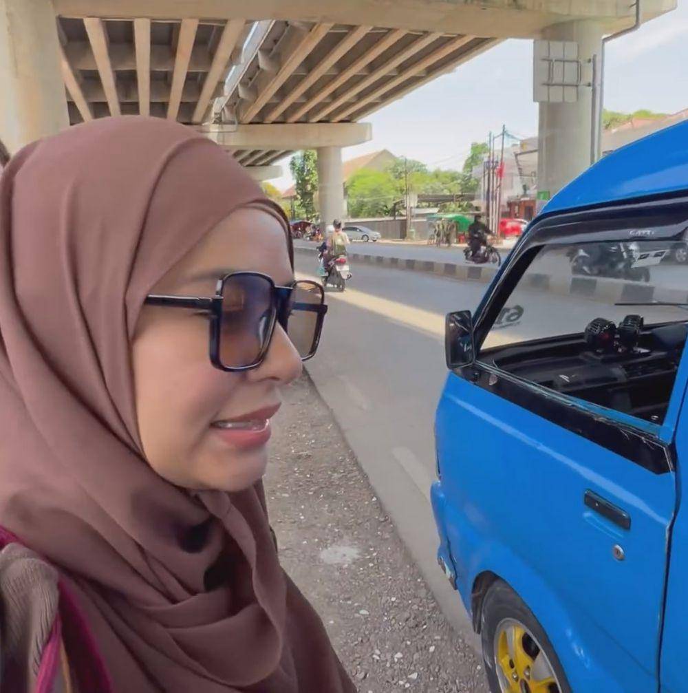 potret Ashanty dan Meisya Siregar temani anak naik angkot (instagram.com/meisya__siregar)