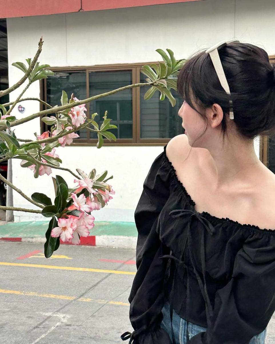 potret Karina aespa di Thailand (instagram.com/katarinabluu)