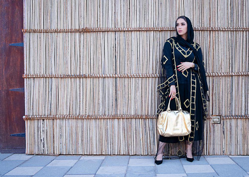 ilustrasi model gamis (pexels.com/The Lazy Artist Gallery)